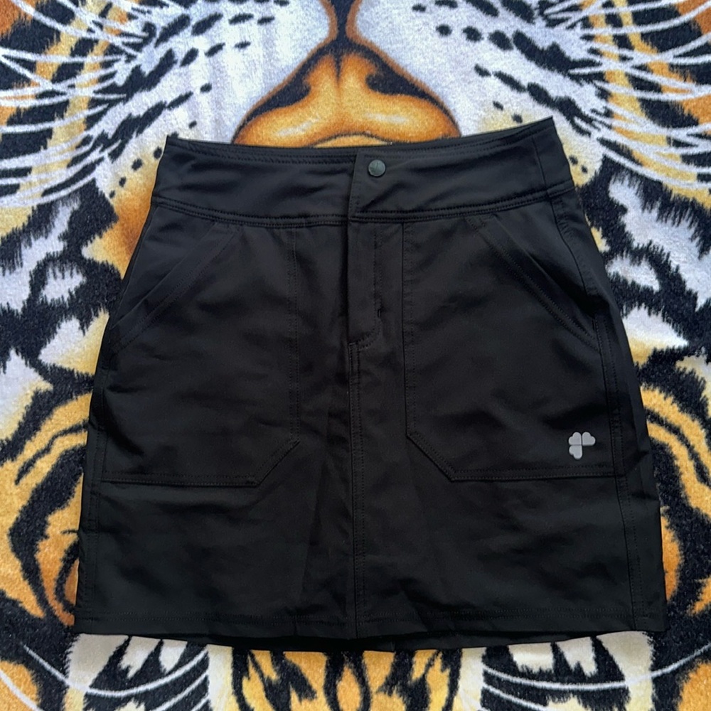 EUC size XS Black skort boutique